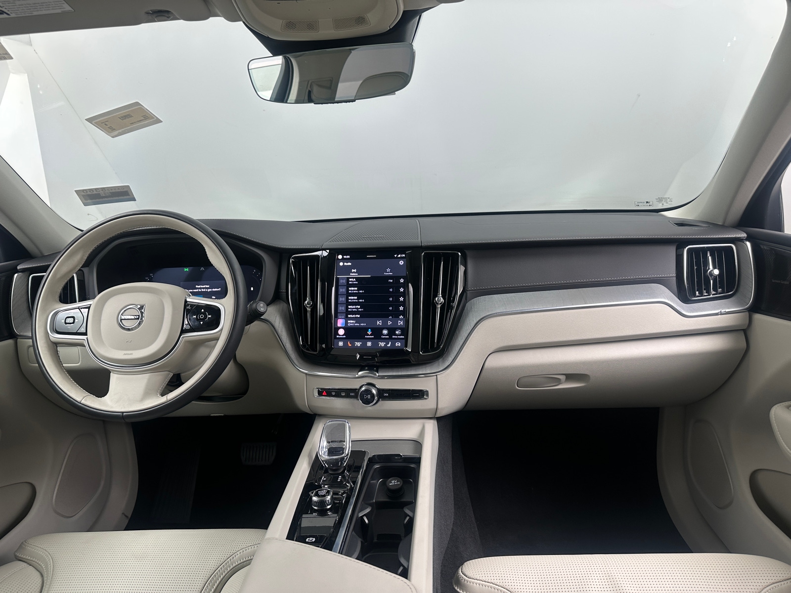 Thumbnail: 2025 Volvo XC60 - 2