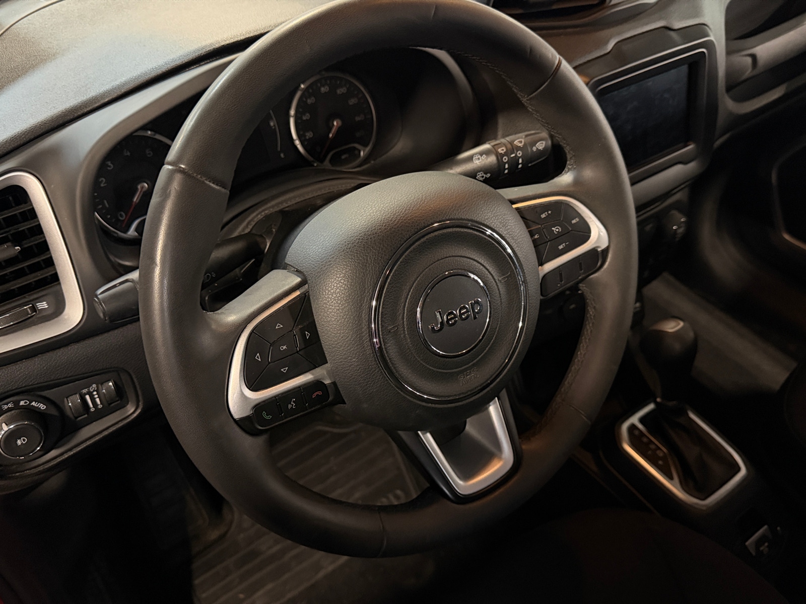 Thumbnail: 2018 Jeep Renegade - 5