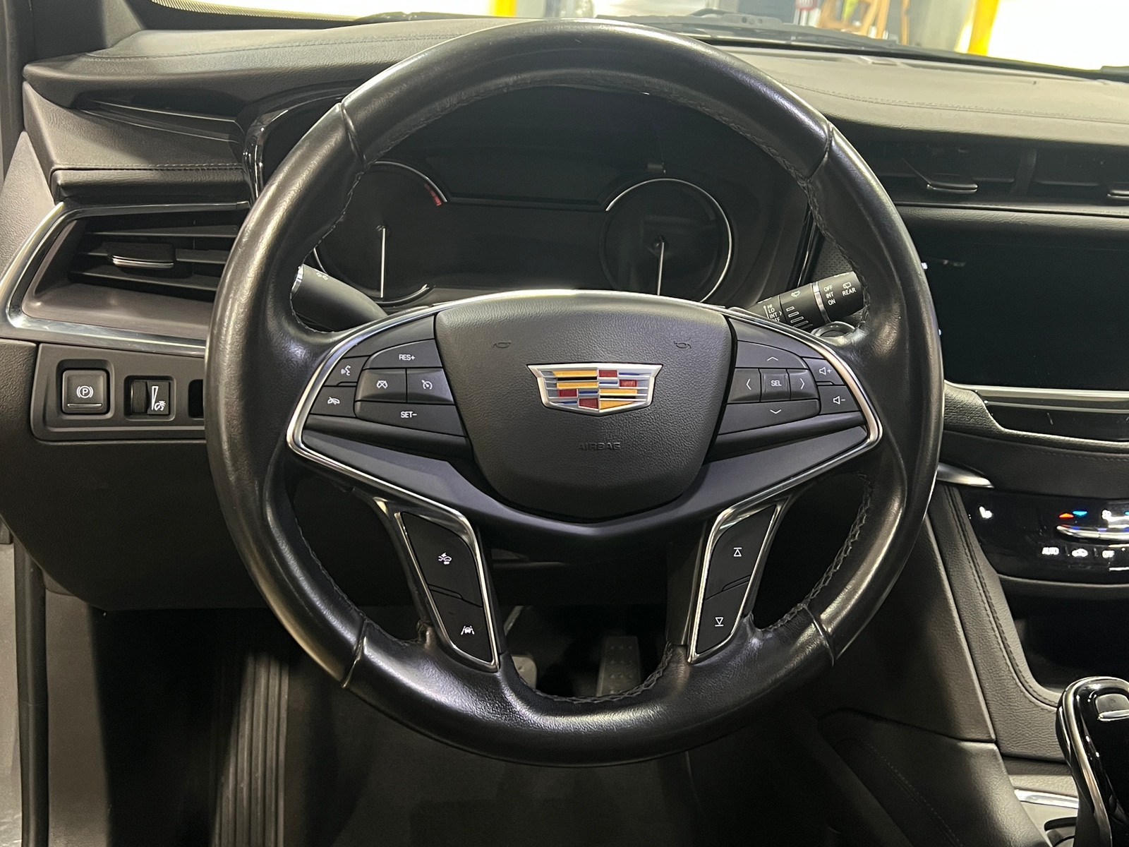 Thumbnail: 2021 Cadillac XT5 - 4