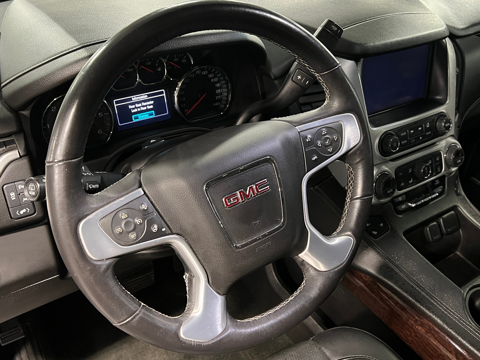 Thumbnail: 2017 GMC Yukon XL - 4