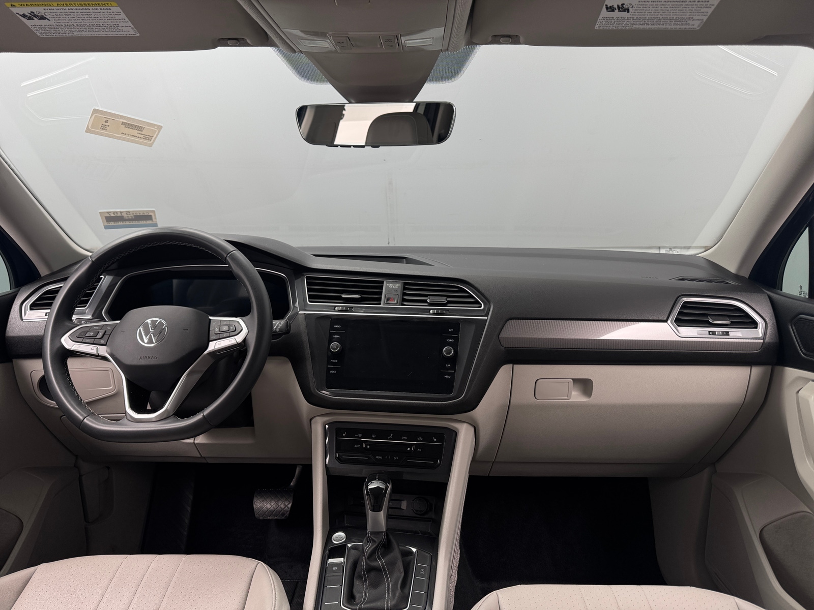 Thumbnail: 2022 Volkswagen Tiguan - 2