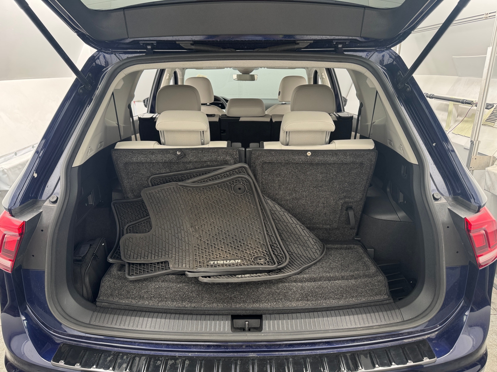 Thumbnail: 2022 Volkswagen Tiguan - 6