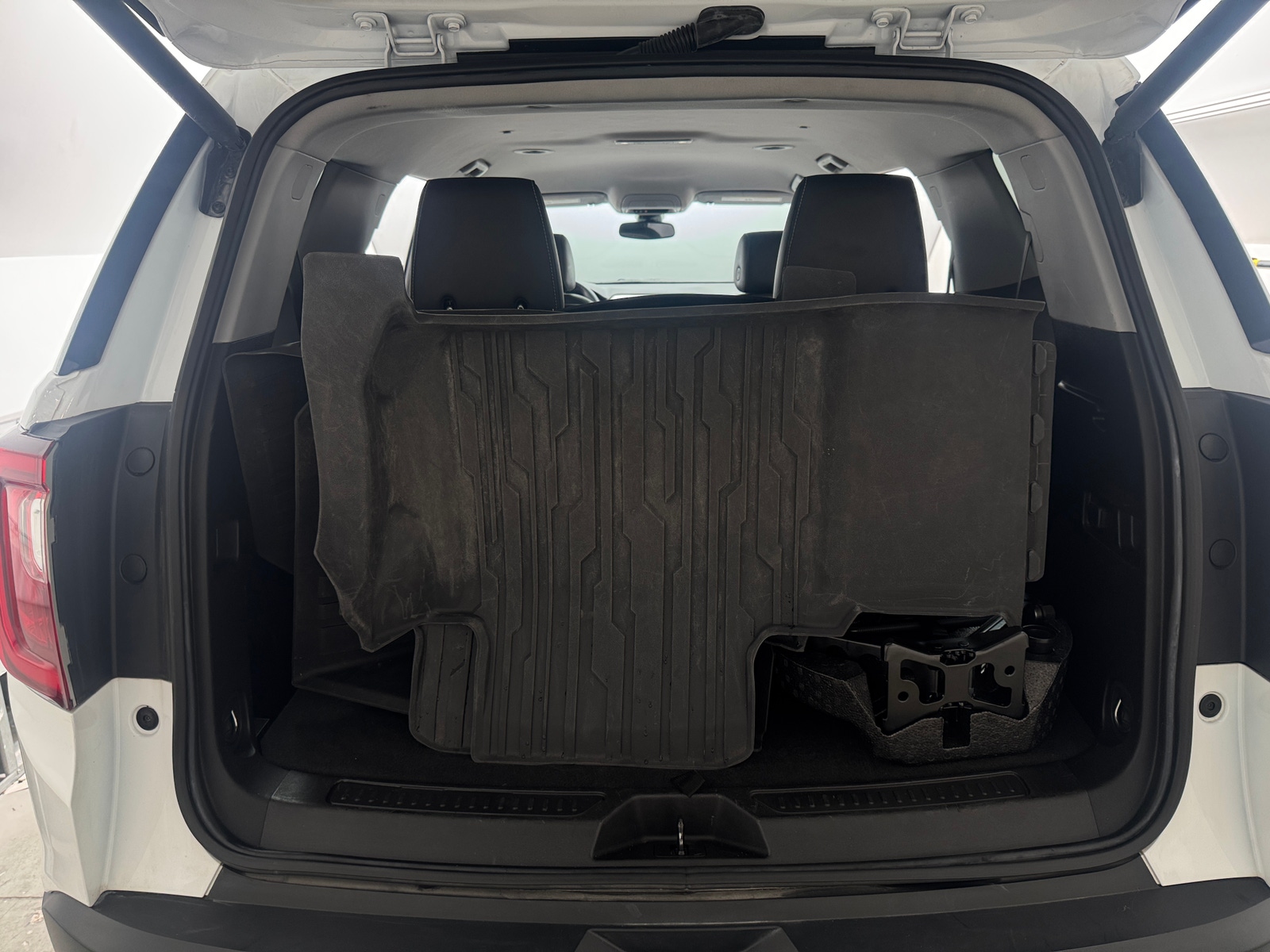 Thumbnail: 2023 GMC Acadia - 6