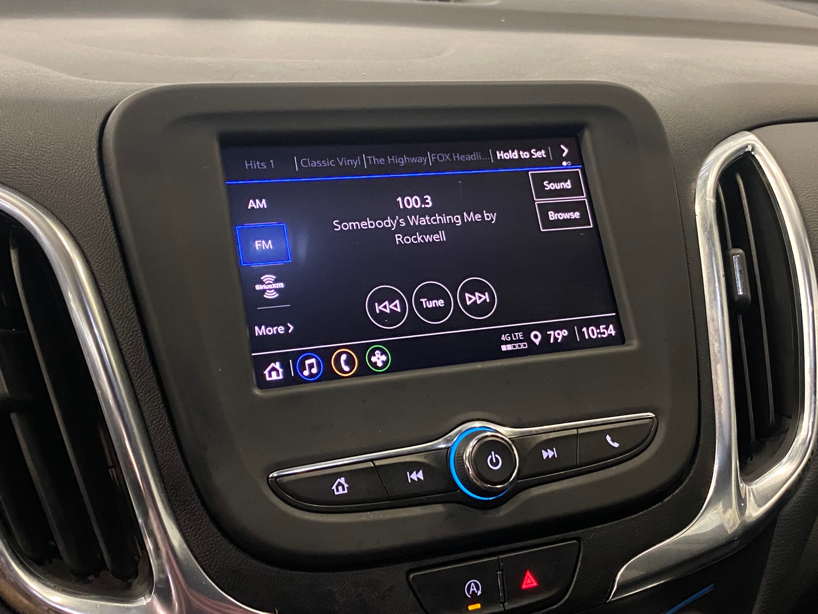 Thumbnail: 2022 Chevrolet Equinox - 4