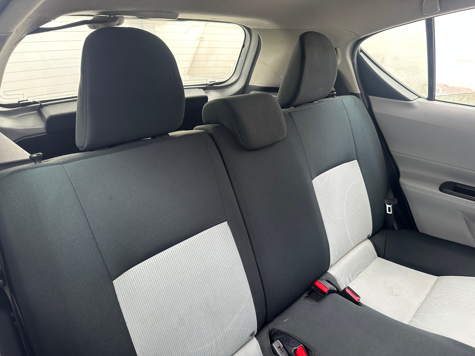 Thumbnail: 2014 Toyota Prius c - 6