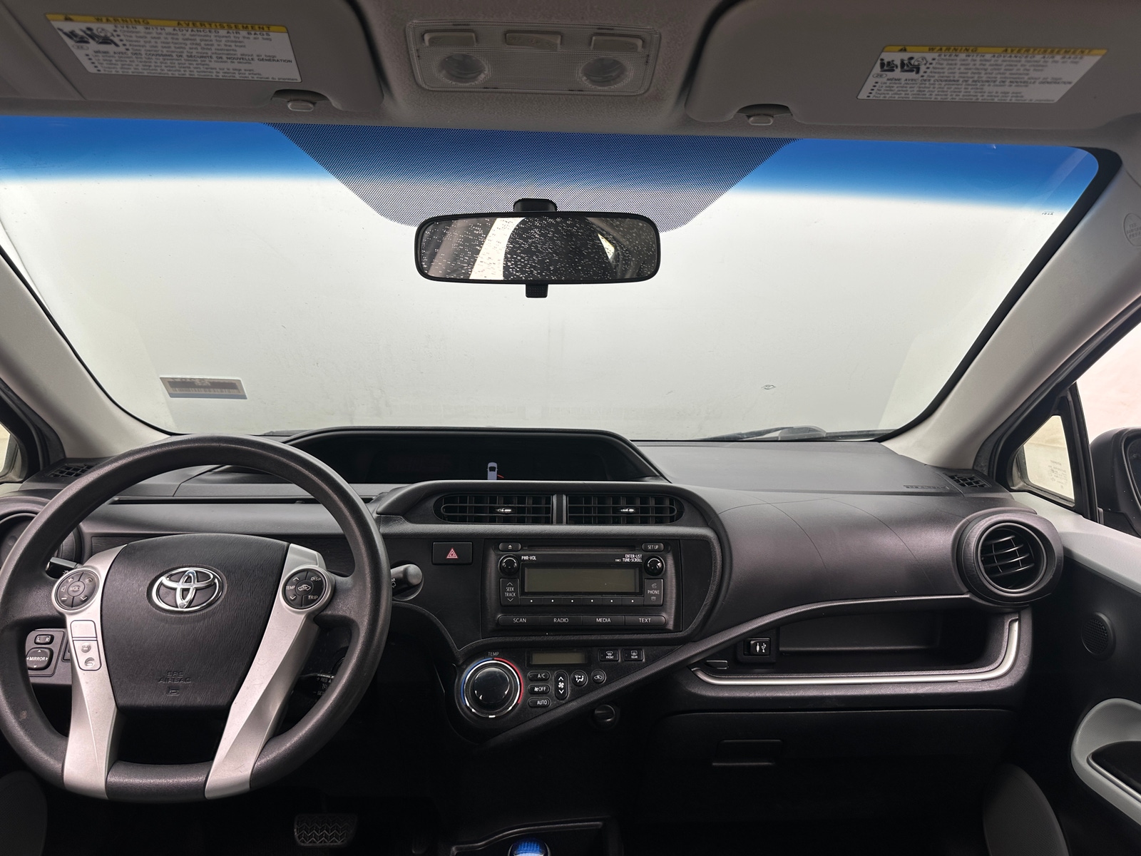 Thumbnail: 2014 Toyota Prius c - 3