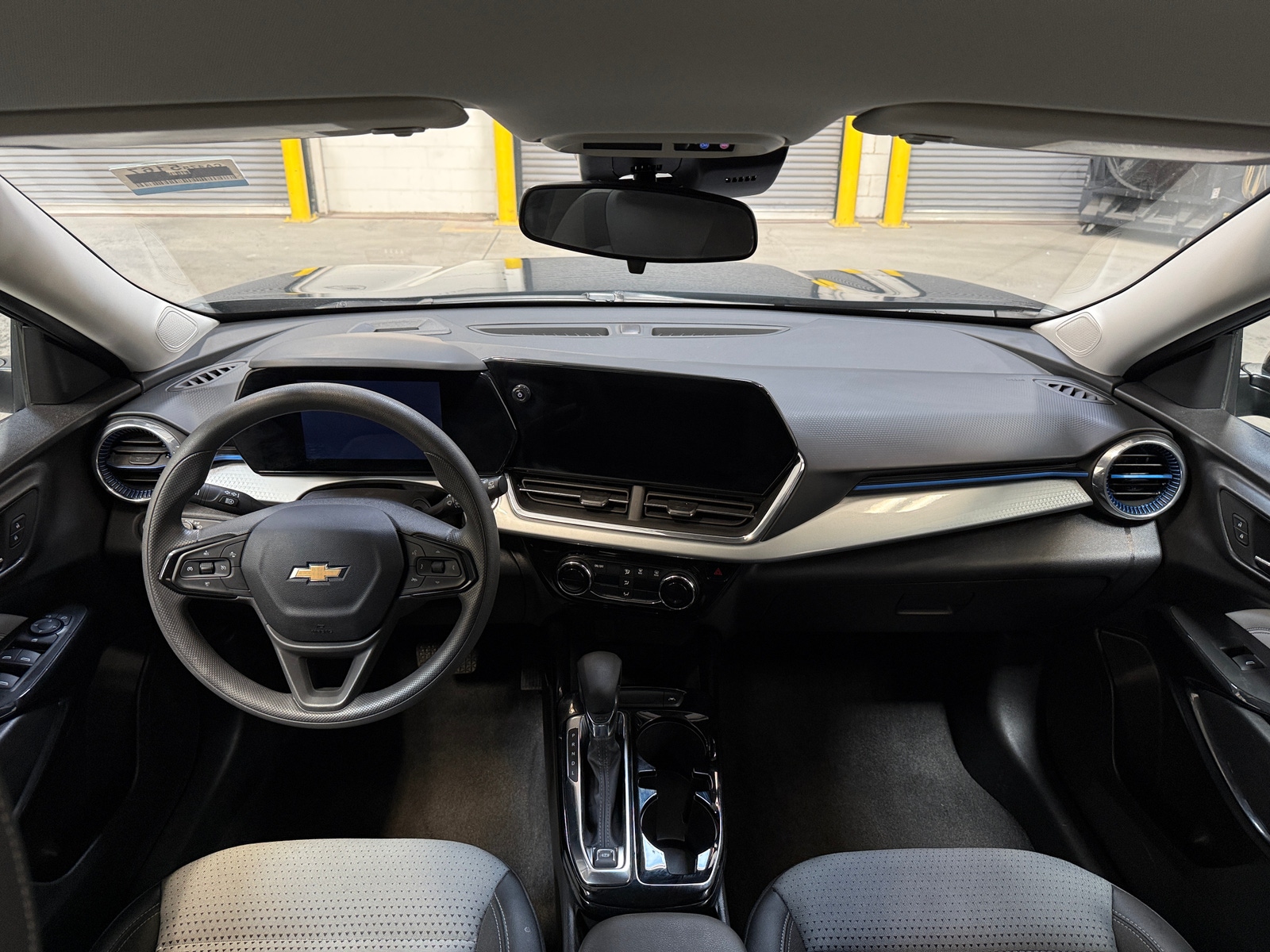Thumbnail: 2025 Chevrolet Trax - 3