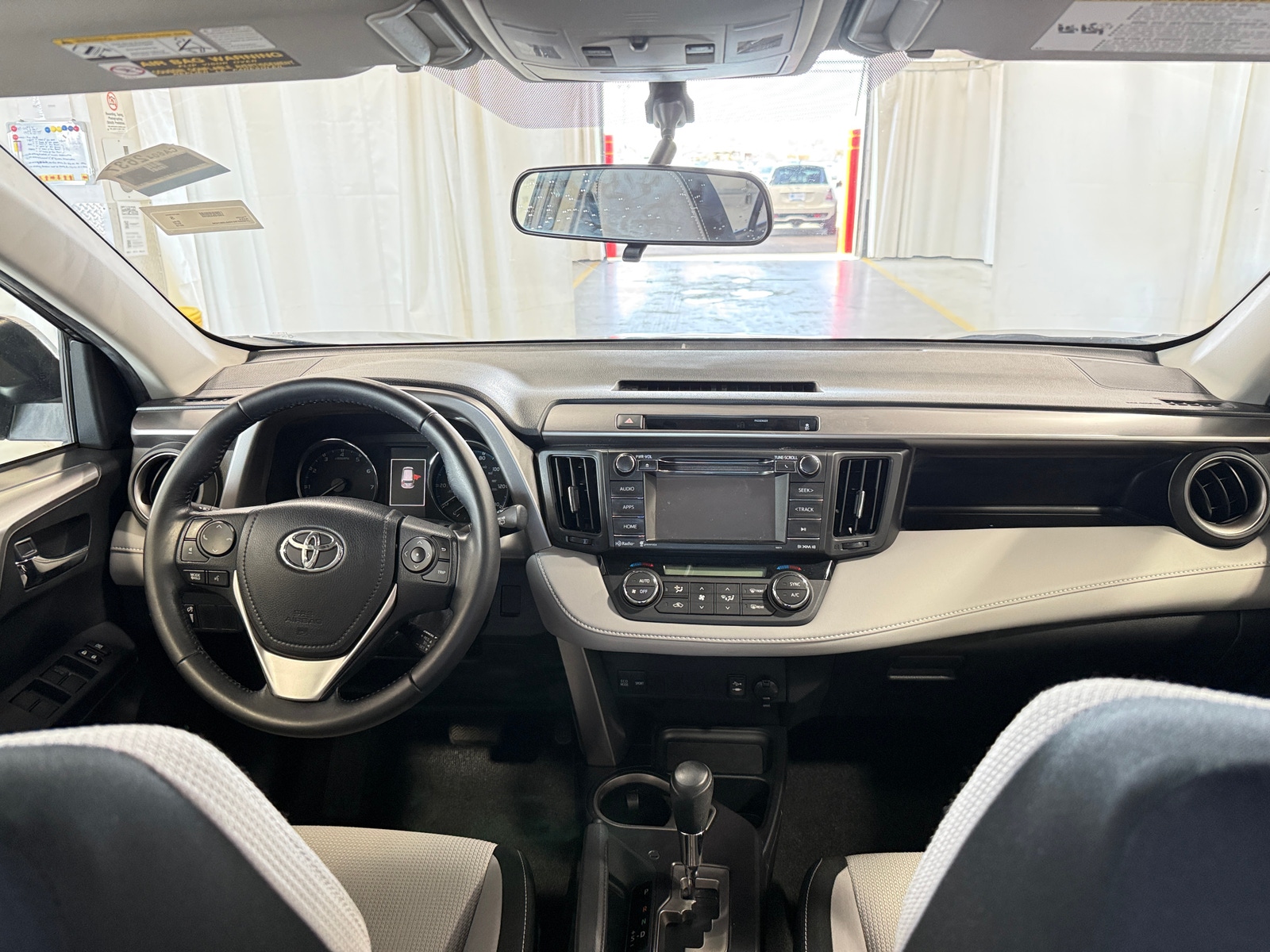 Thumbnail: 2016 Toyota RAV4 - 3