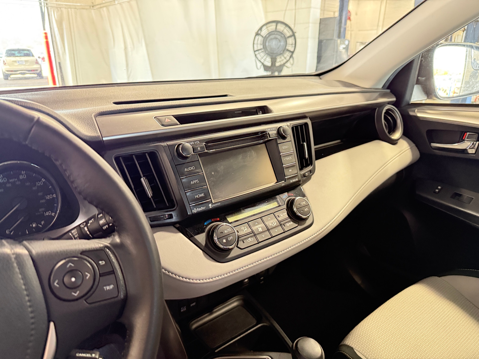 Thumbnail: 2016 Toyota RAV4 - 4