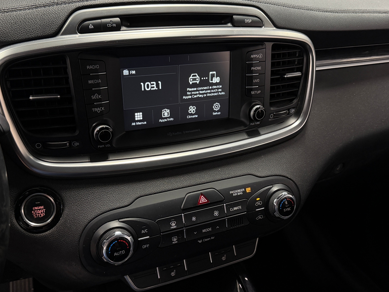 Thumbnail: 2017 Kia Sorento - 4