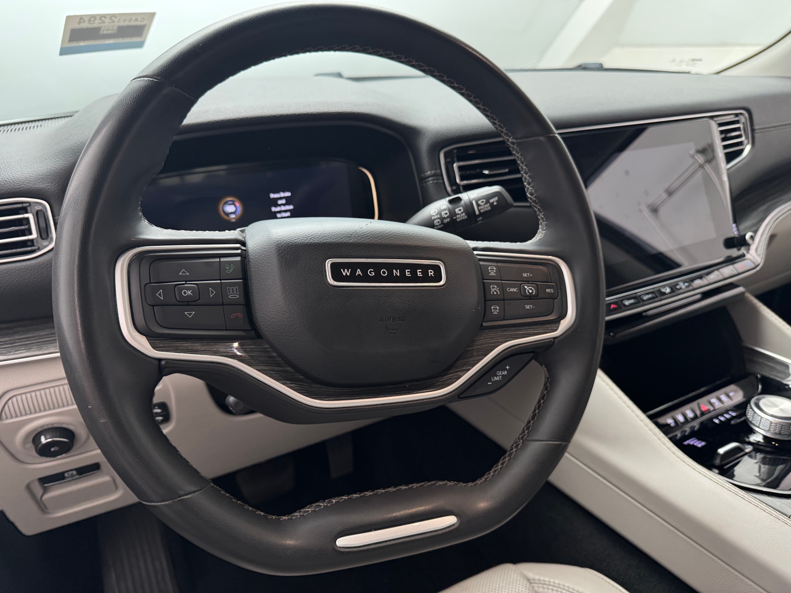 Thumbnail: 2022 Jeep Wagoneer - 4