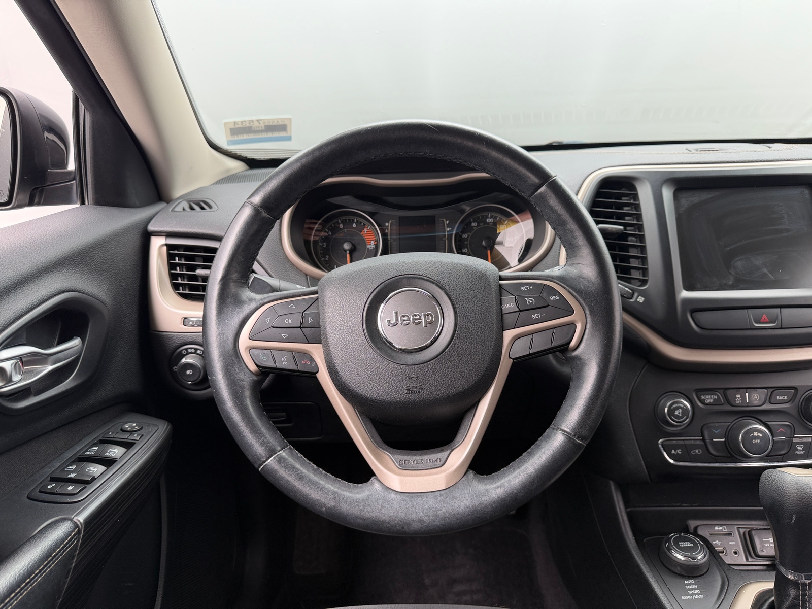 Thumbnail: 2016 Jeep Cherokee - 5