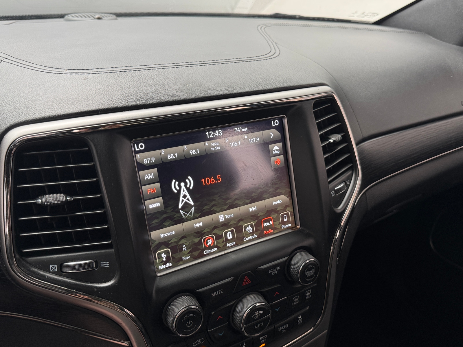 Thumbnail: 2018 Jeep Grand Cherokee - 3