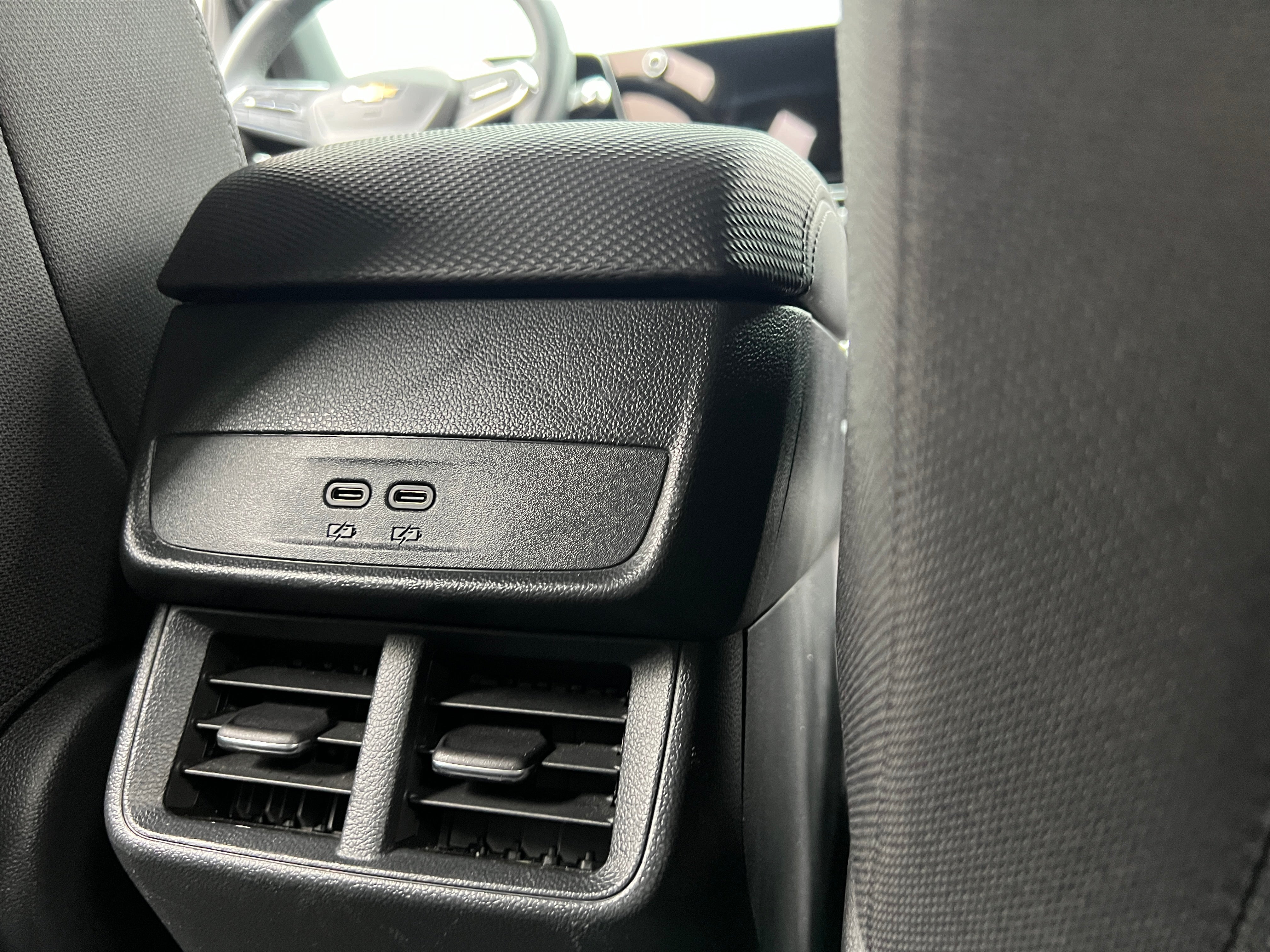 2025 Chevrolet Equinox LT - Photo 4