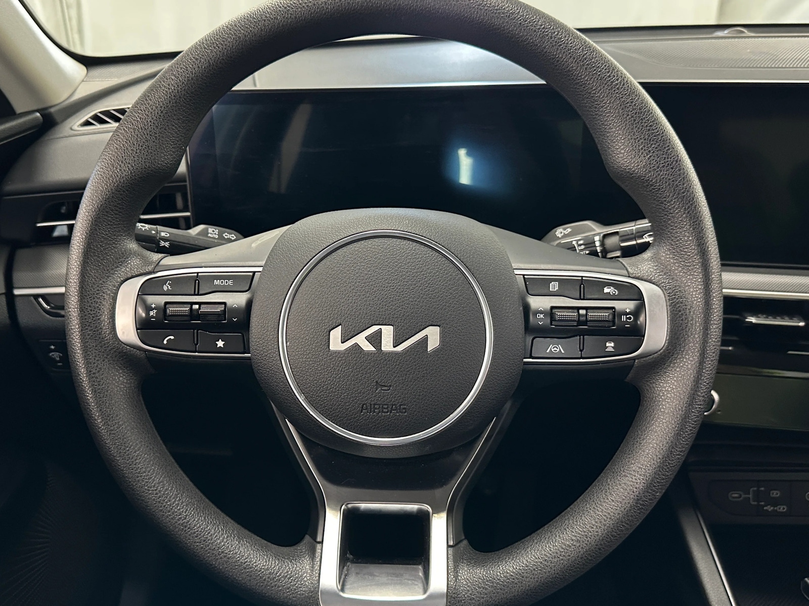 Thumbnail: 2025 Kia K5 - 5