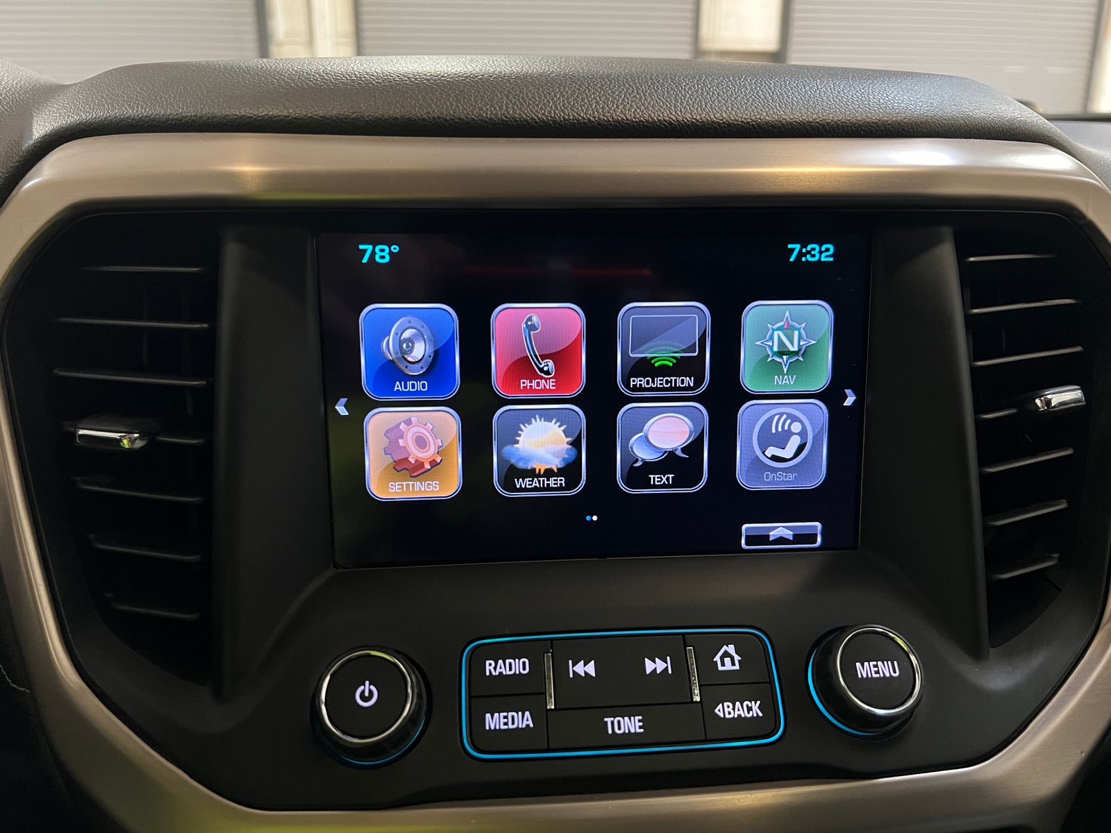 Thumbnail: 2017 GMC Acadia - 3