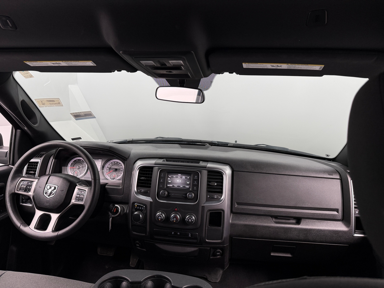 Thumbnail: 2024 RAM 1500 Classic - 3