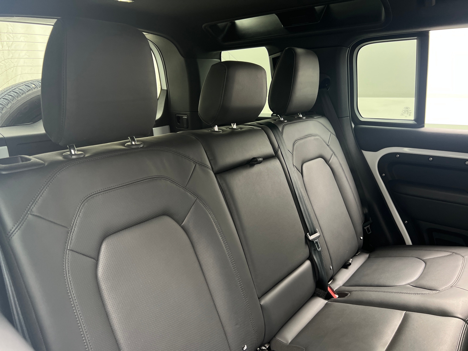 Thumbnail: 2025 Land Rover Defender - 5