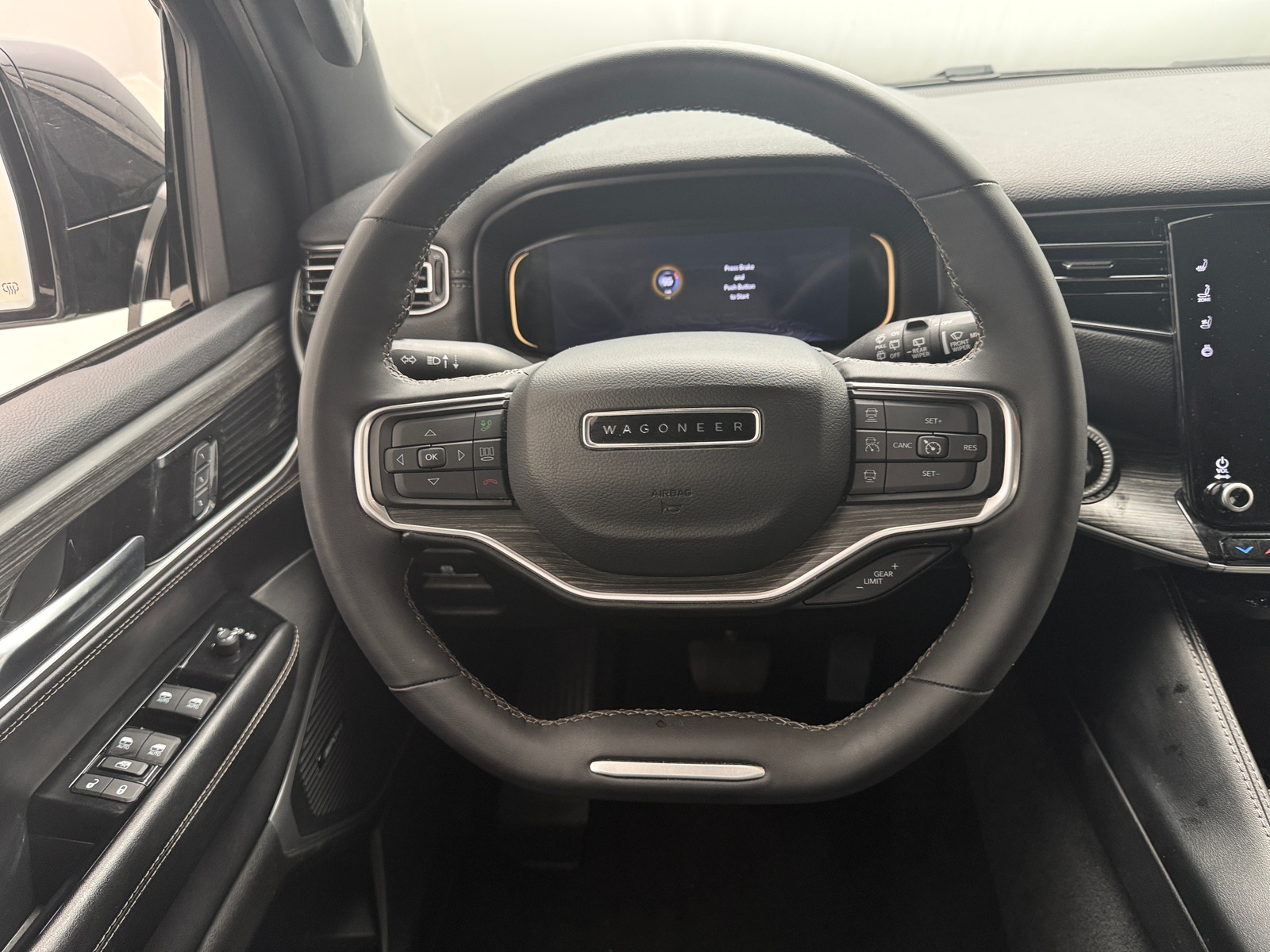 Thumbnail: 2024 Jeep Wagoneer - 4