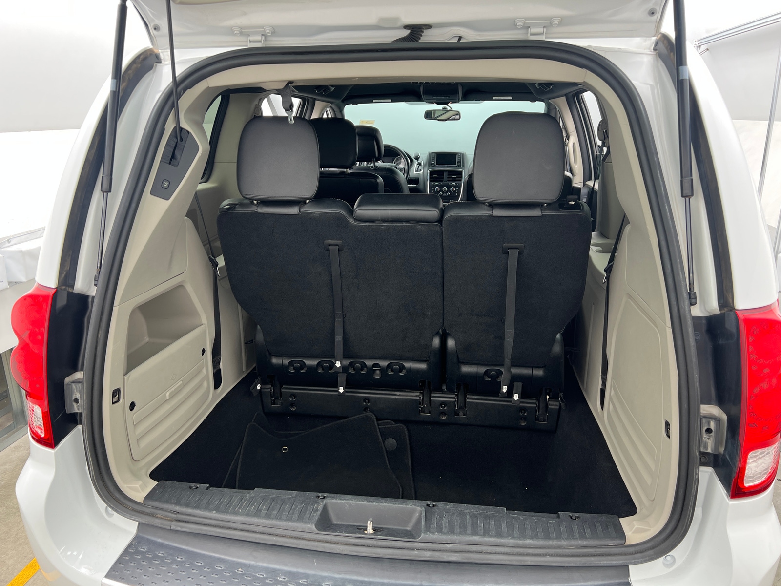 Thumbnail: 2018 Dodge Grand Caravan - 6