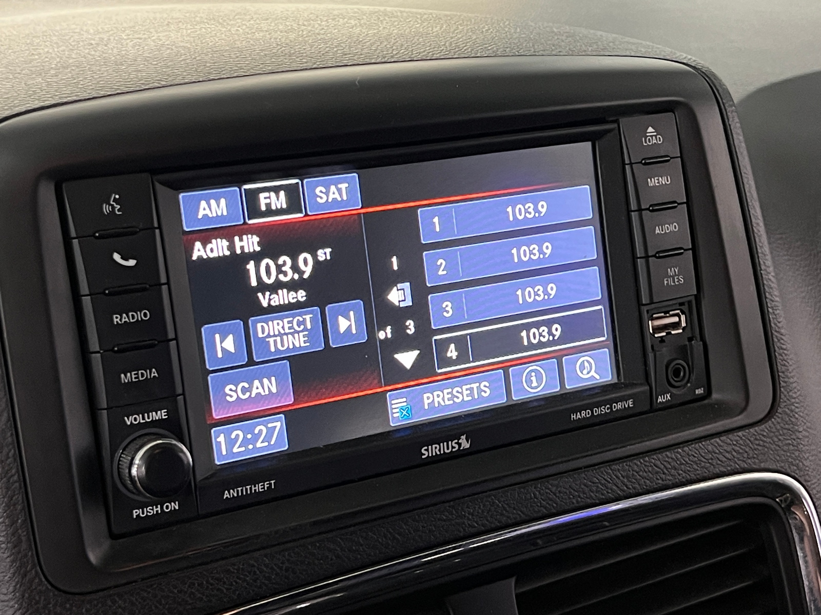 Thumbnail: 2018 Dodge Grand Caravan - 3