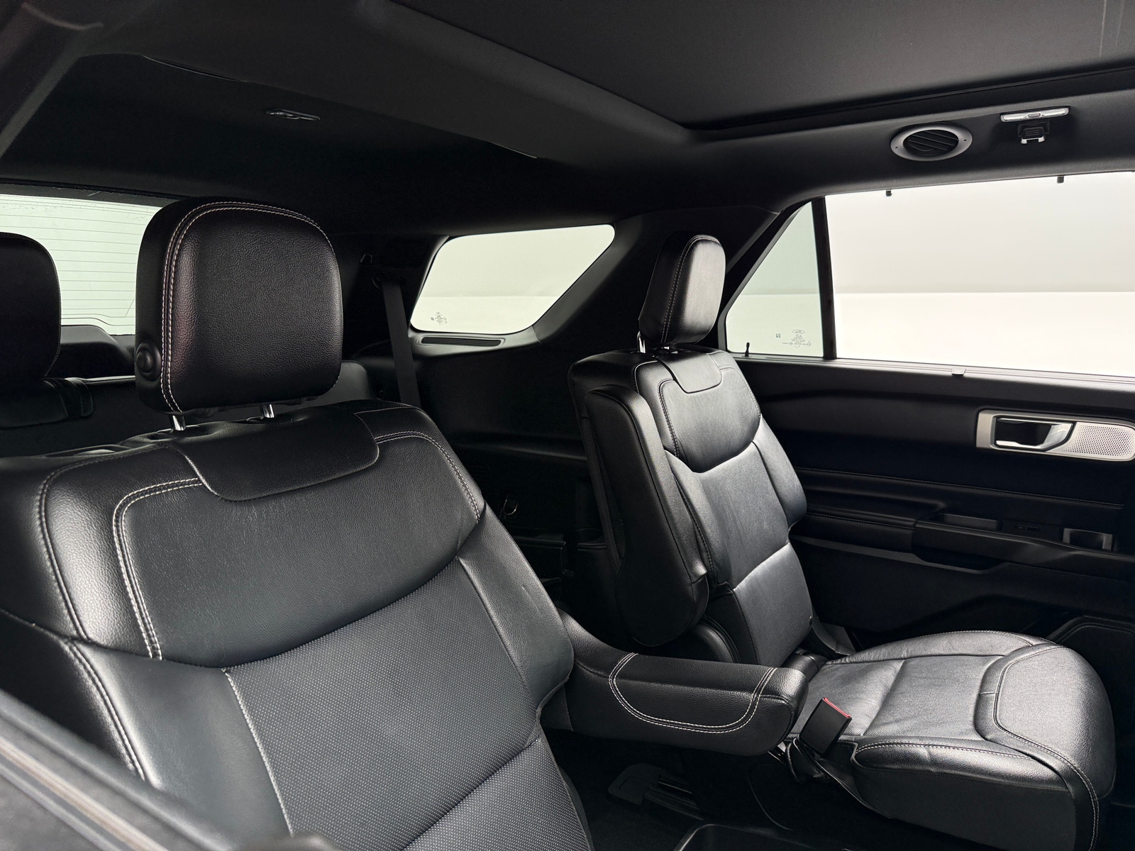 Thumbnail: 2020 Ford Explorer - 5