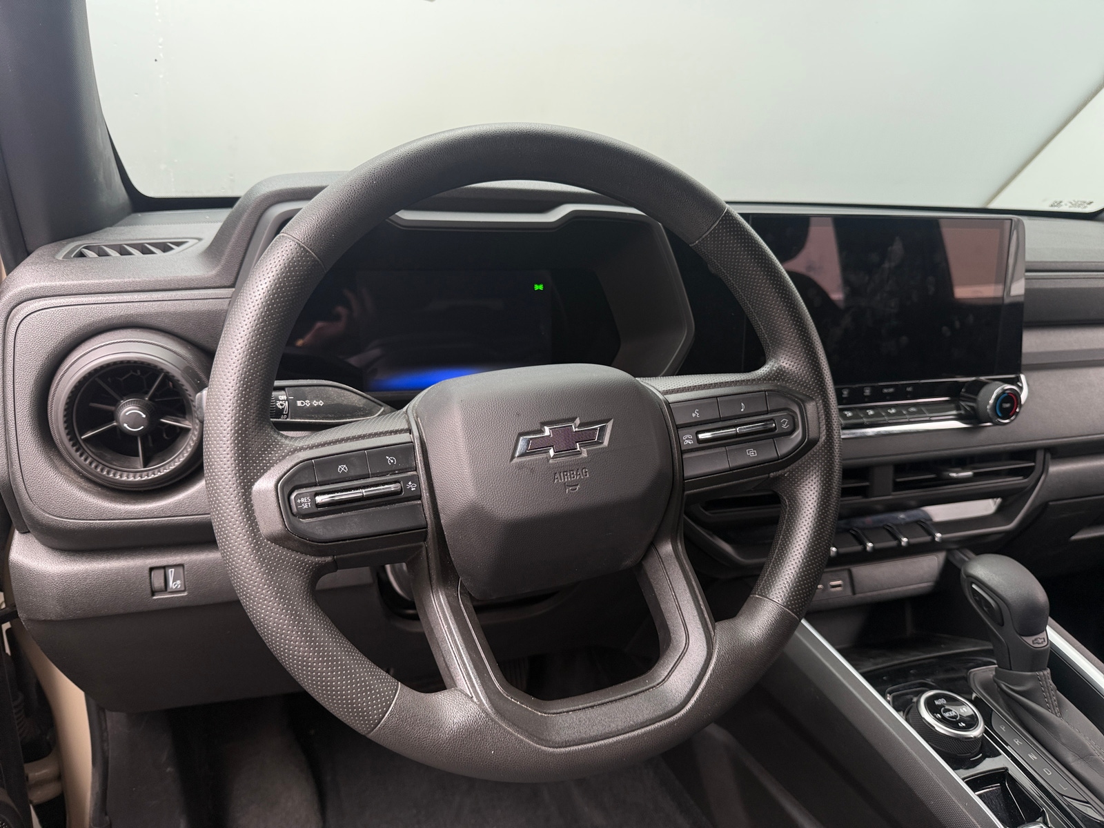 Thumbnail: 2023 Chevrolet Colorado - 5