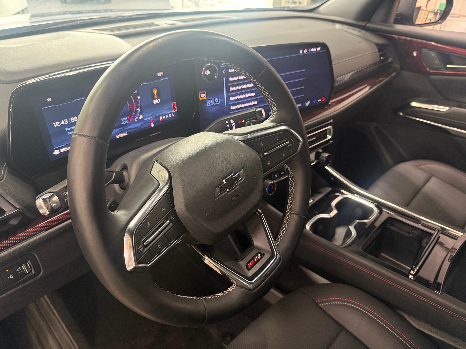 Thumbnail: 2026 Chevrolet Traverse - 4