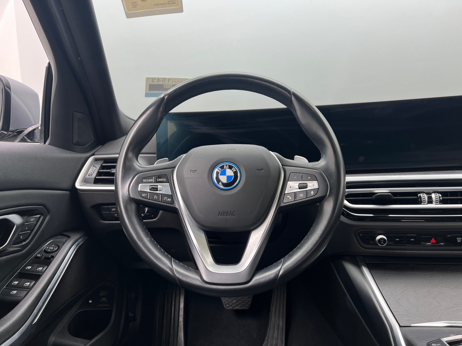 Thumbnail: 2024 BMW 3 Series - 4