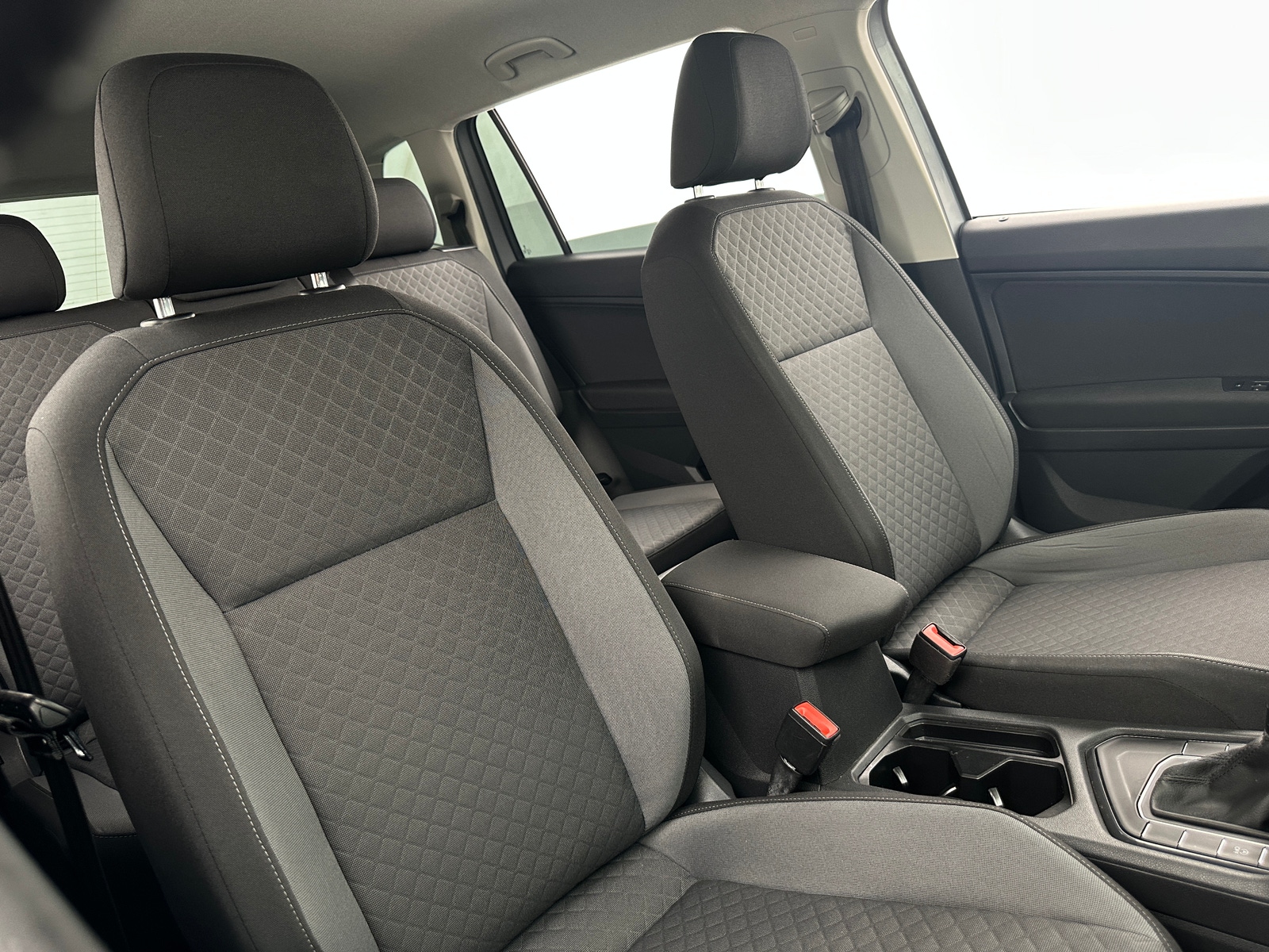 Thumbnail: 2020 Volkswagen Tiguan - 2