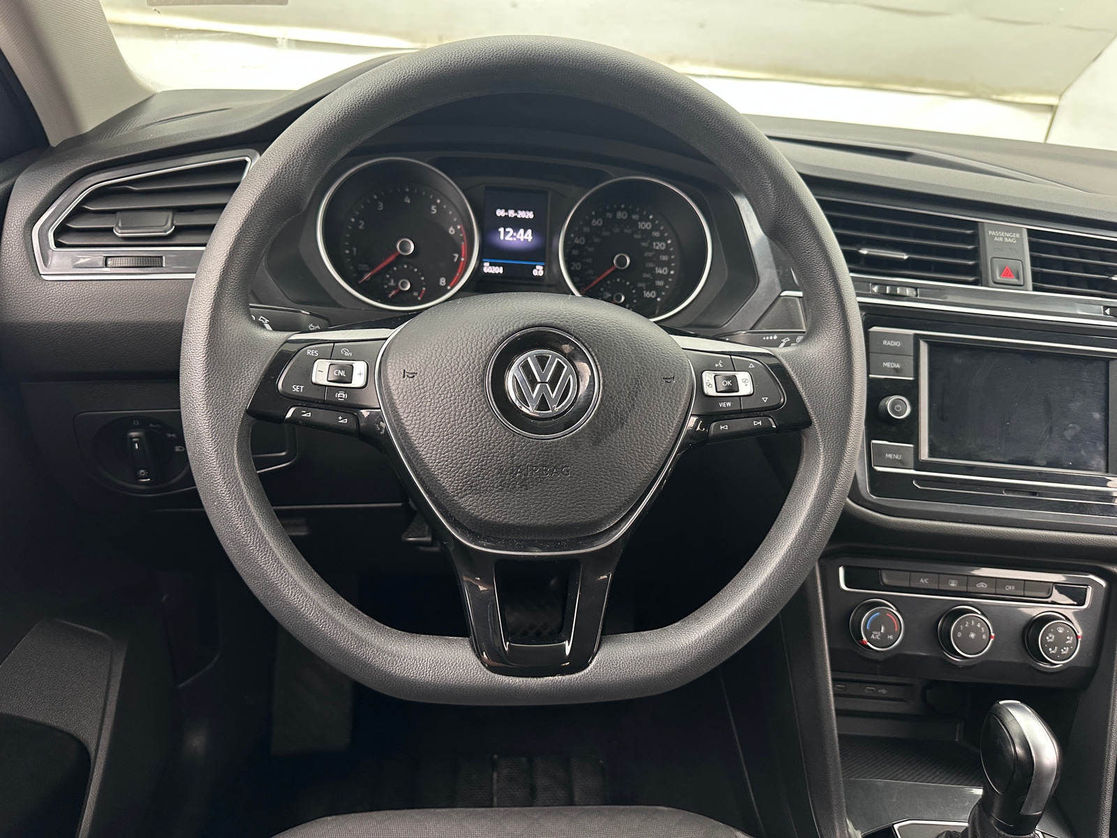 Thumbnail: 2020 Volkswagen Tiguan - 5