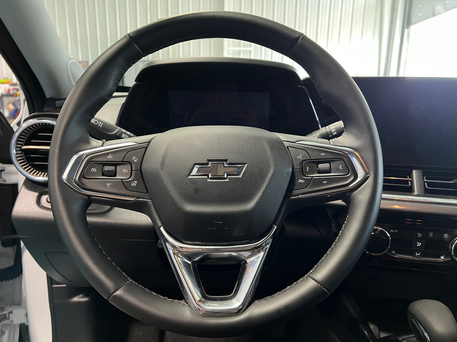 Thumbnail: 2025 Chevrolet Trax - 4