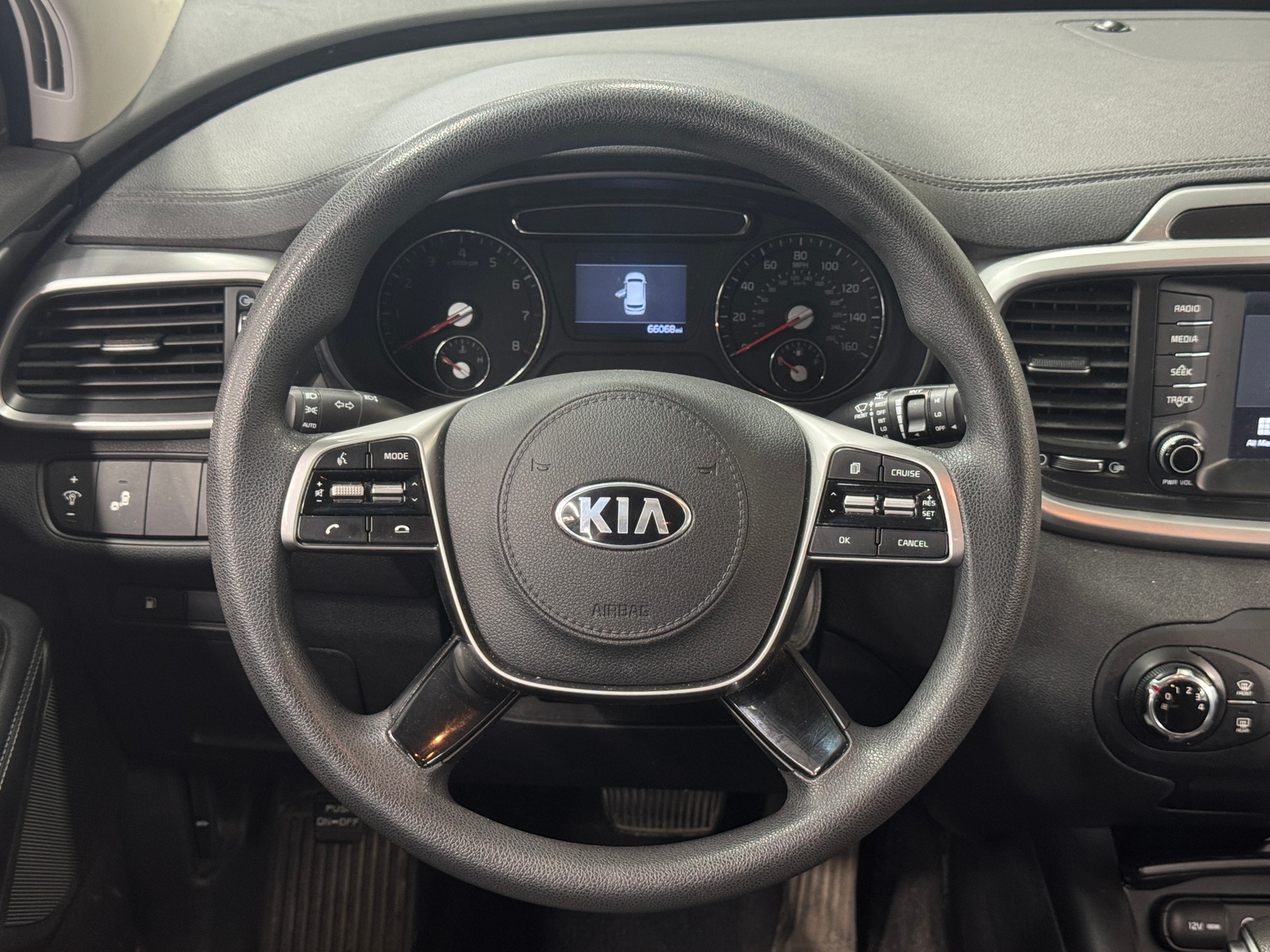 Thumbnail: 2019 Kia Sorento - 5