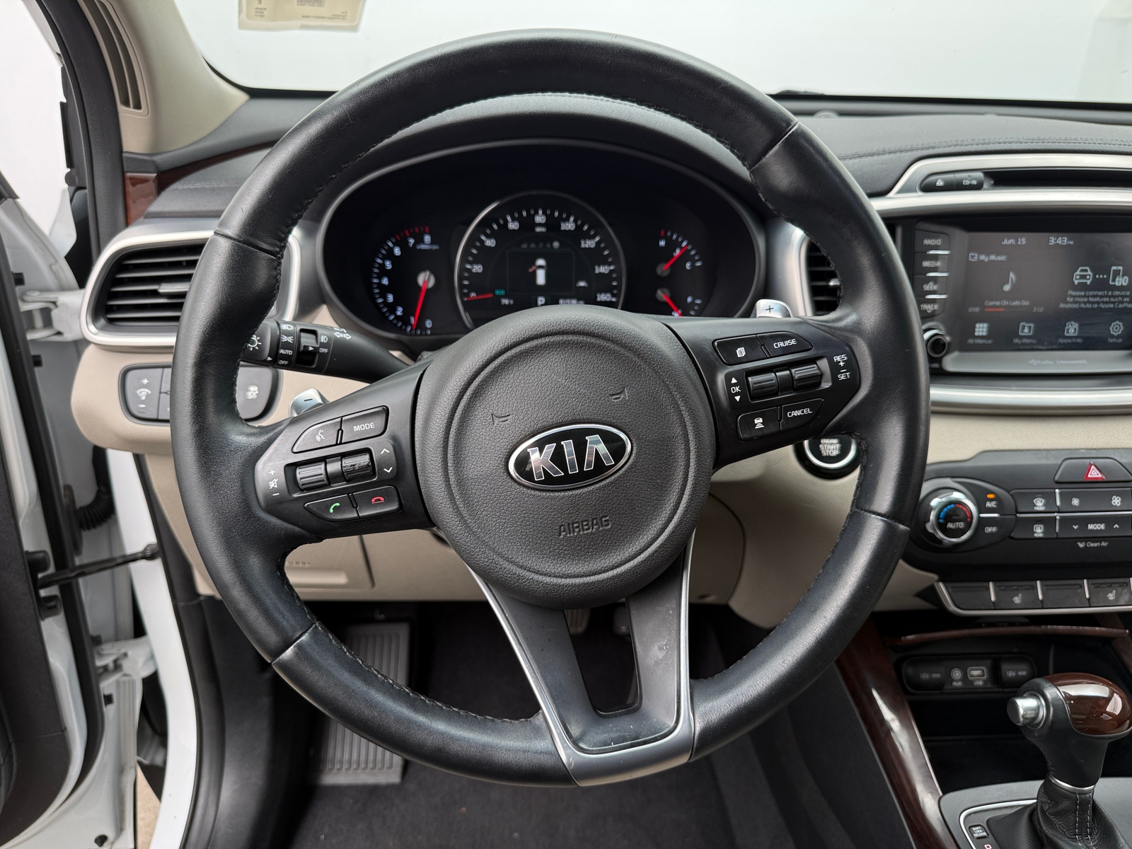 Thumbnail: 2017 Kia Sorento - 4