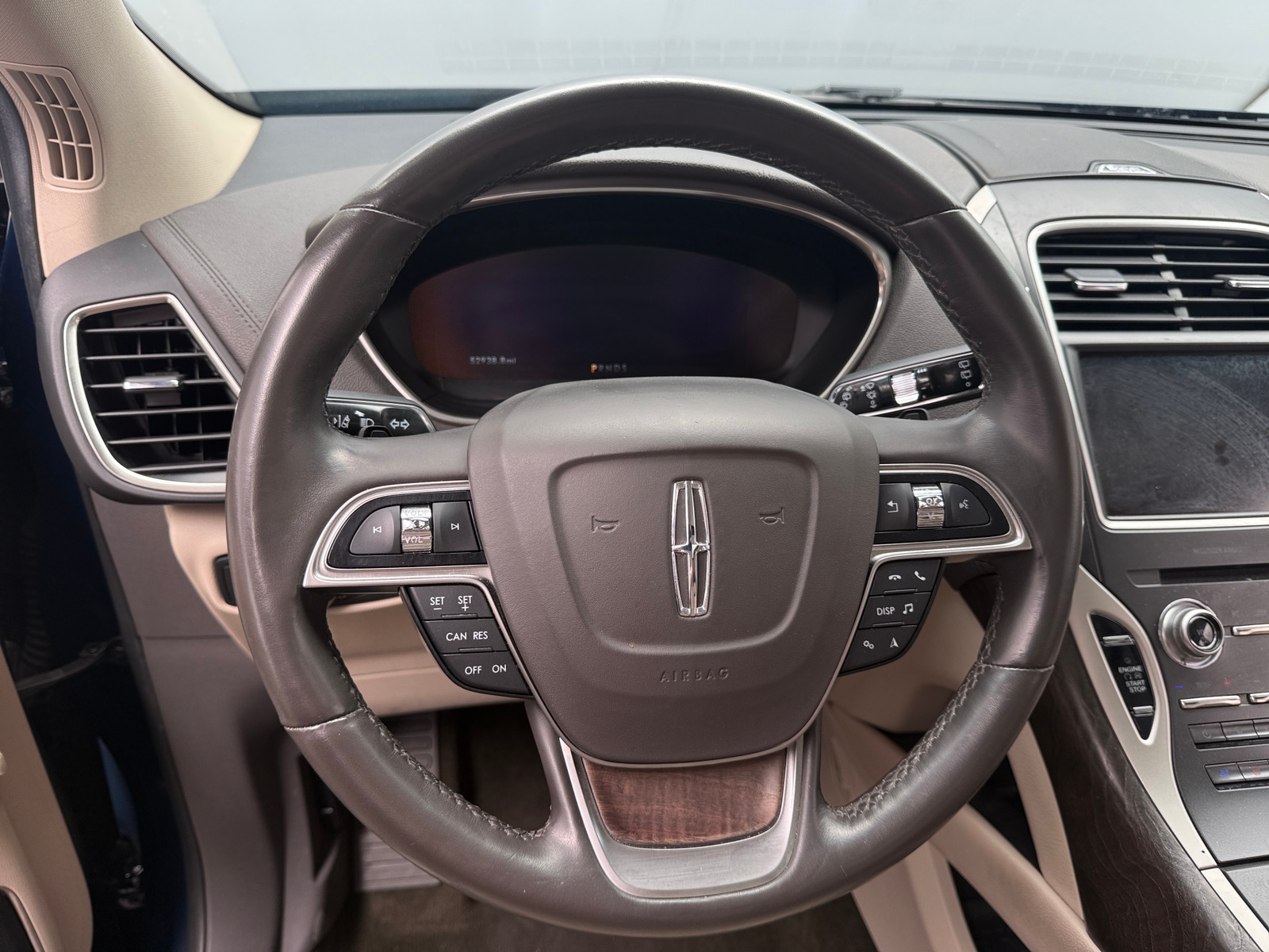 Thumbnail: 2019 Lincoln Nautilus - 4