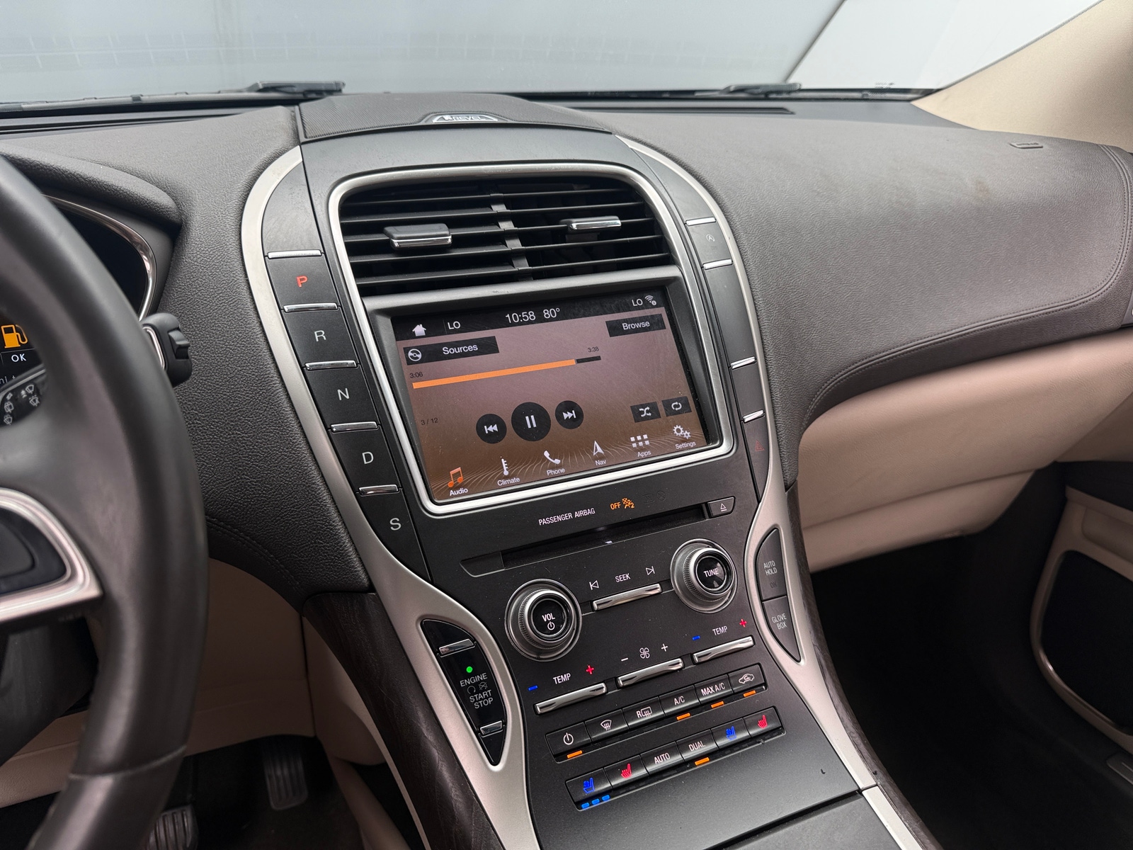 Thumbnail: 2019 Lincoln Nautilus - 3
