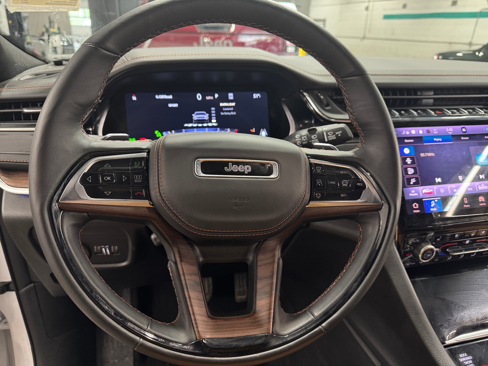 Thumbnail: 2025 Jeep Grand Cherokee L - 4