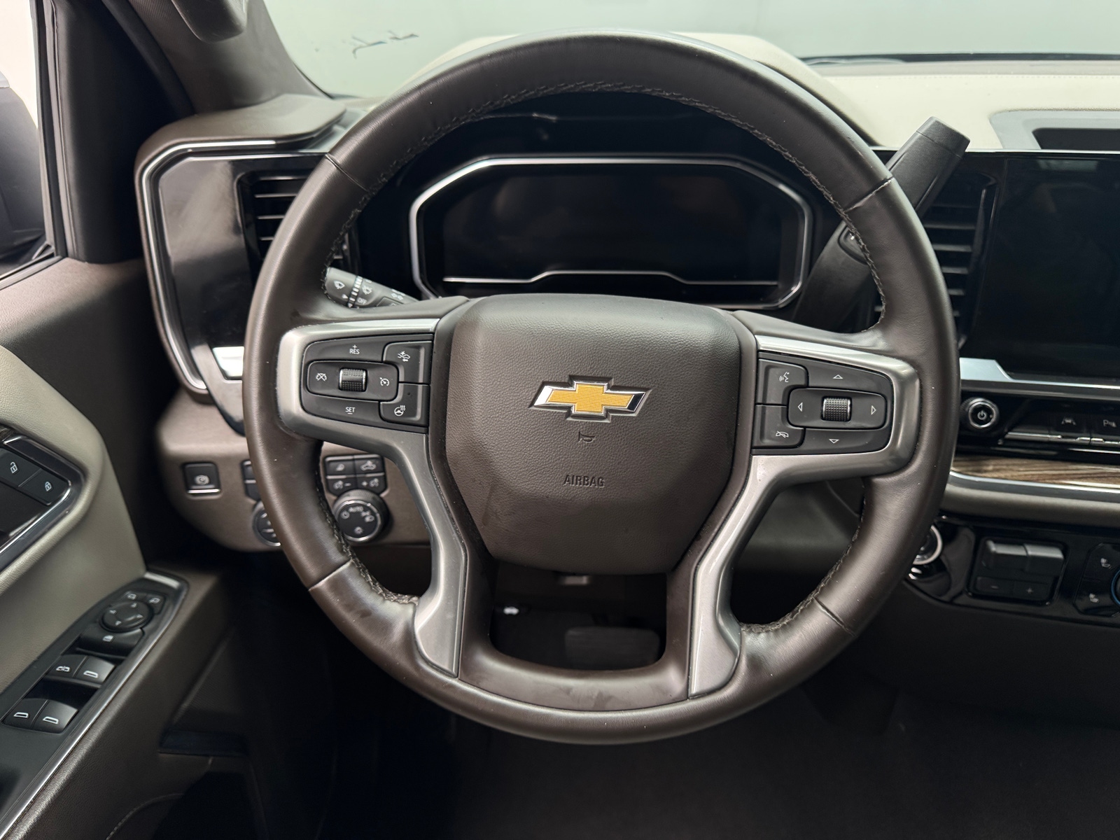 Thumbnail: 2024 Chevrolet Silverado 1500 - 5