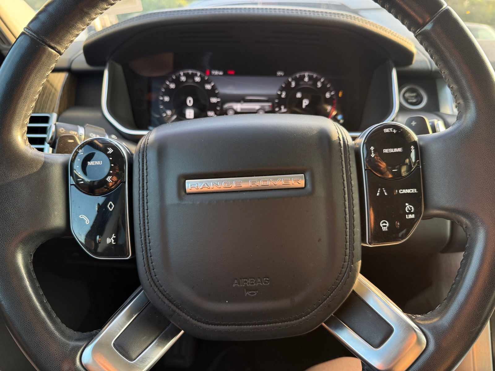 Thumbnail: 2019 Land Rover Range Rover - 4