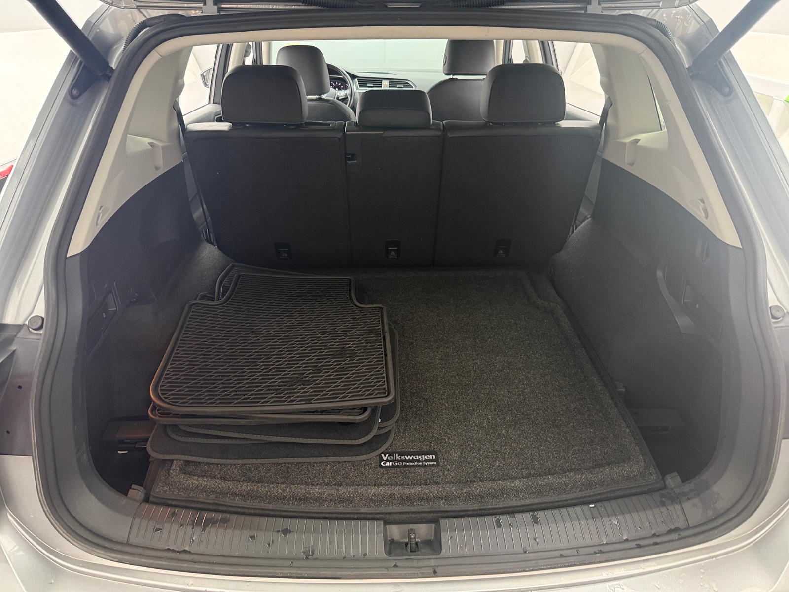 Thumbnail: 2019 Volkswagen Tiguan - 6