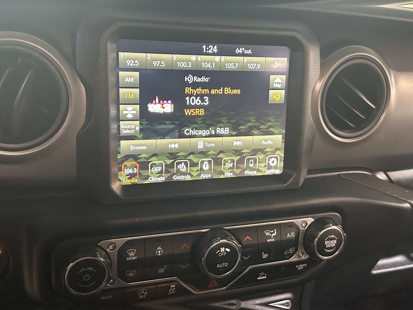 Thumbnail: 2022 Jeep Gladiator - 4