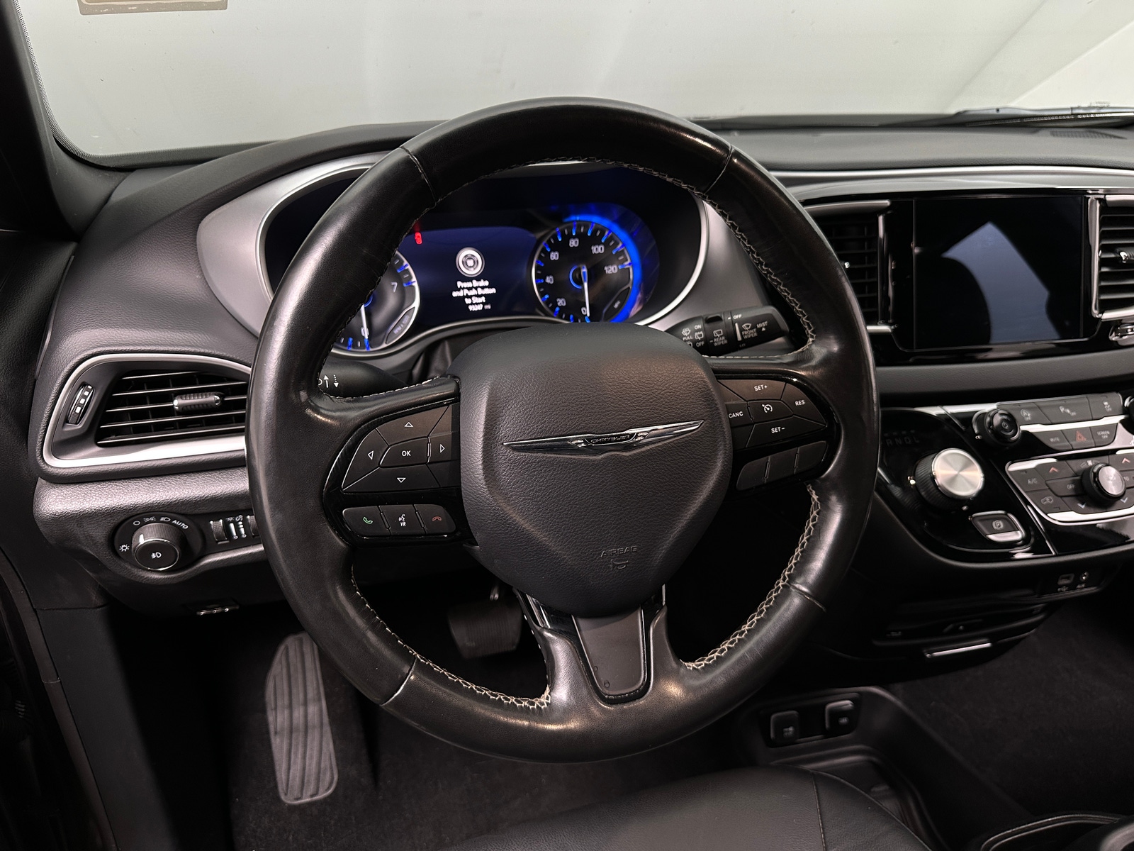 Thumbnail: 2020 Chrysler Pacifica - 4