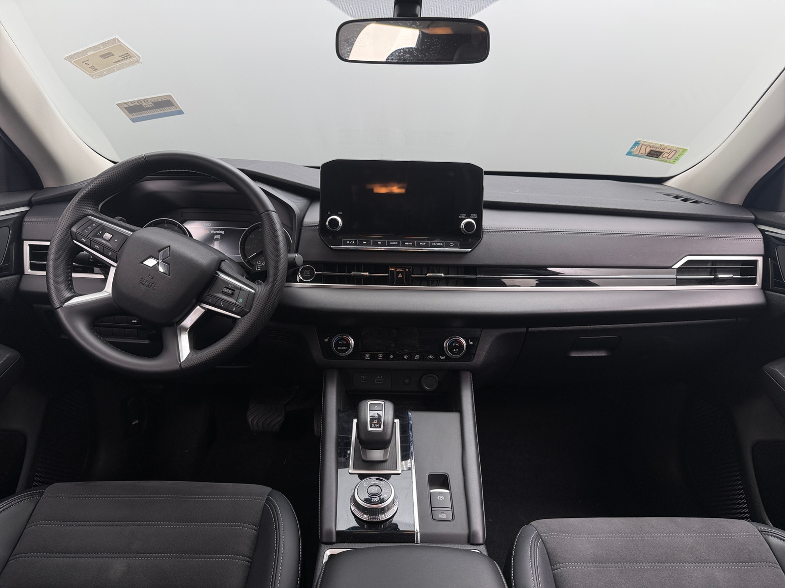 Thumbnail: 2024 Mitsubishi Outlander - 2