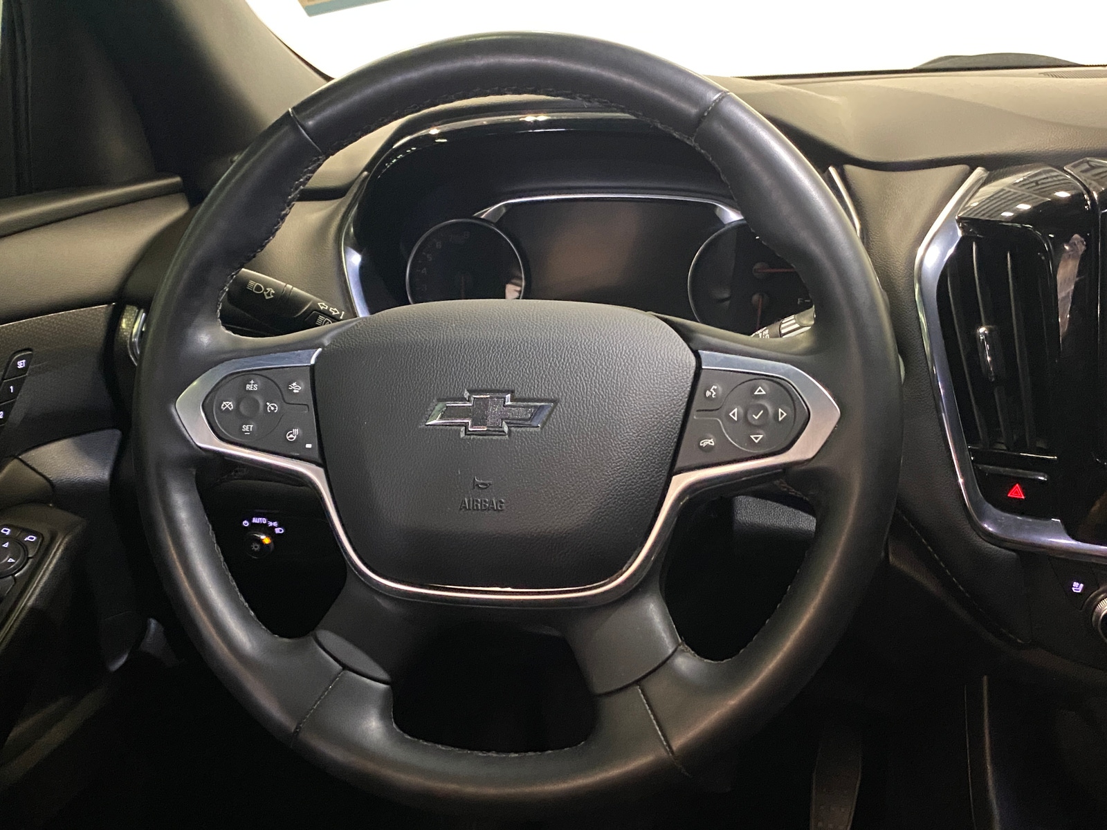 Thumbnail: 2023 Chevrolet Traverse - 4