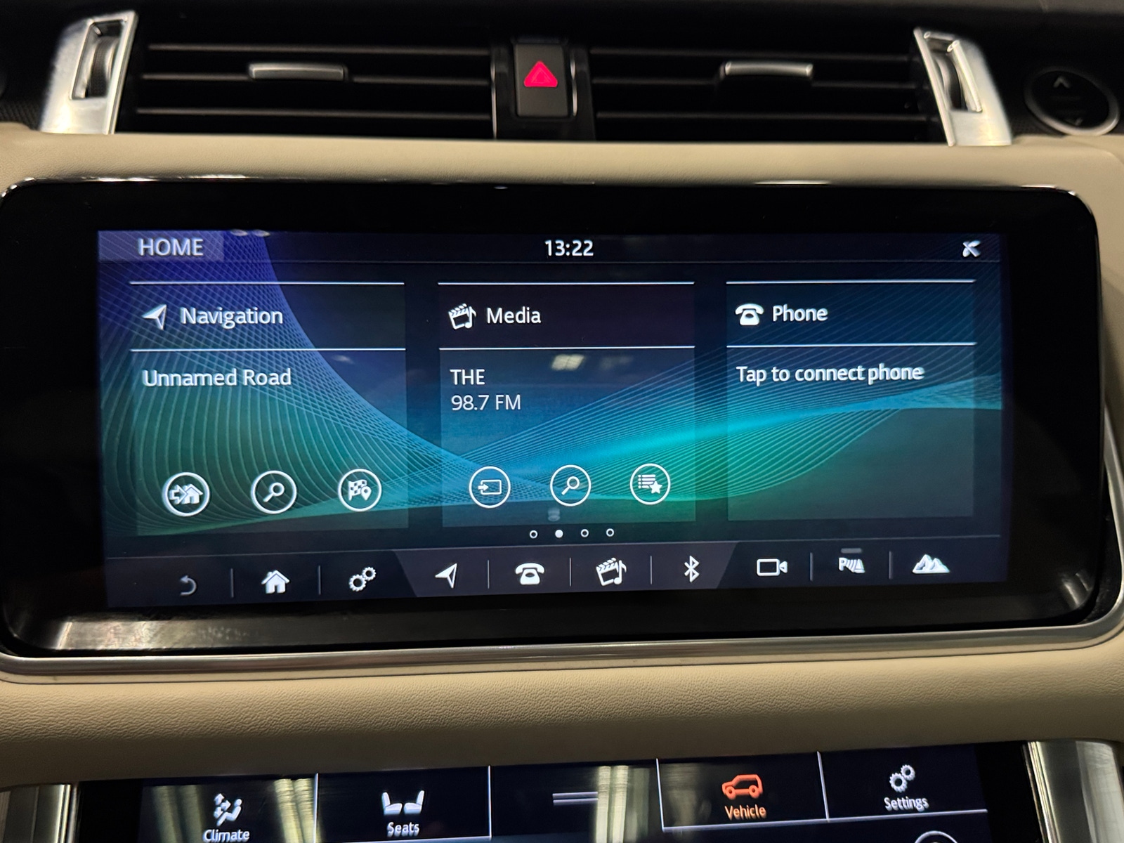 Thumbnail: 2022 Land Rover Range Rover Sport - 3