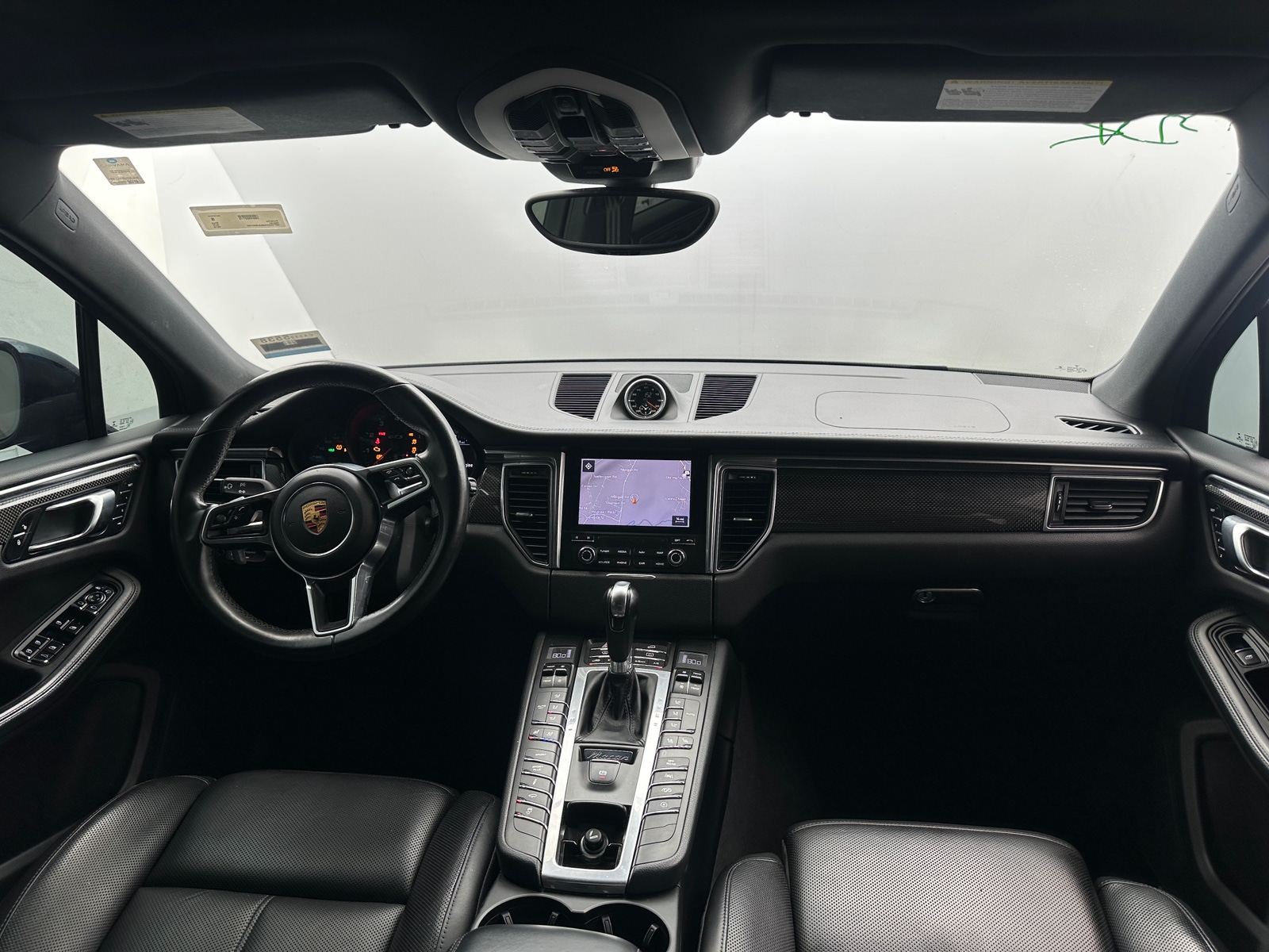 Thumbnail: 2018 Porsche Macan - 2