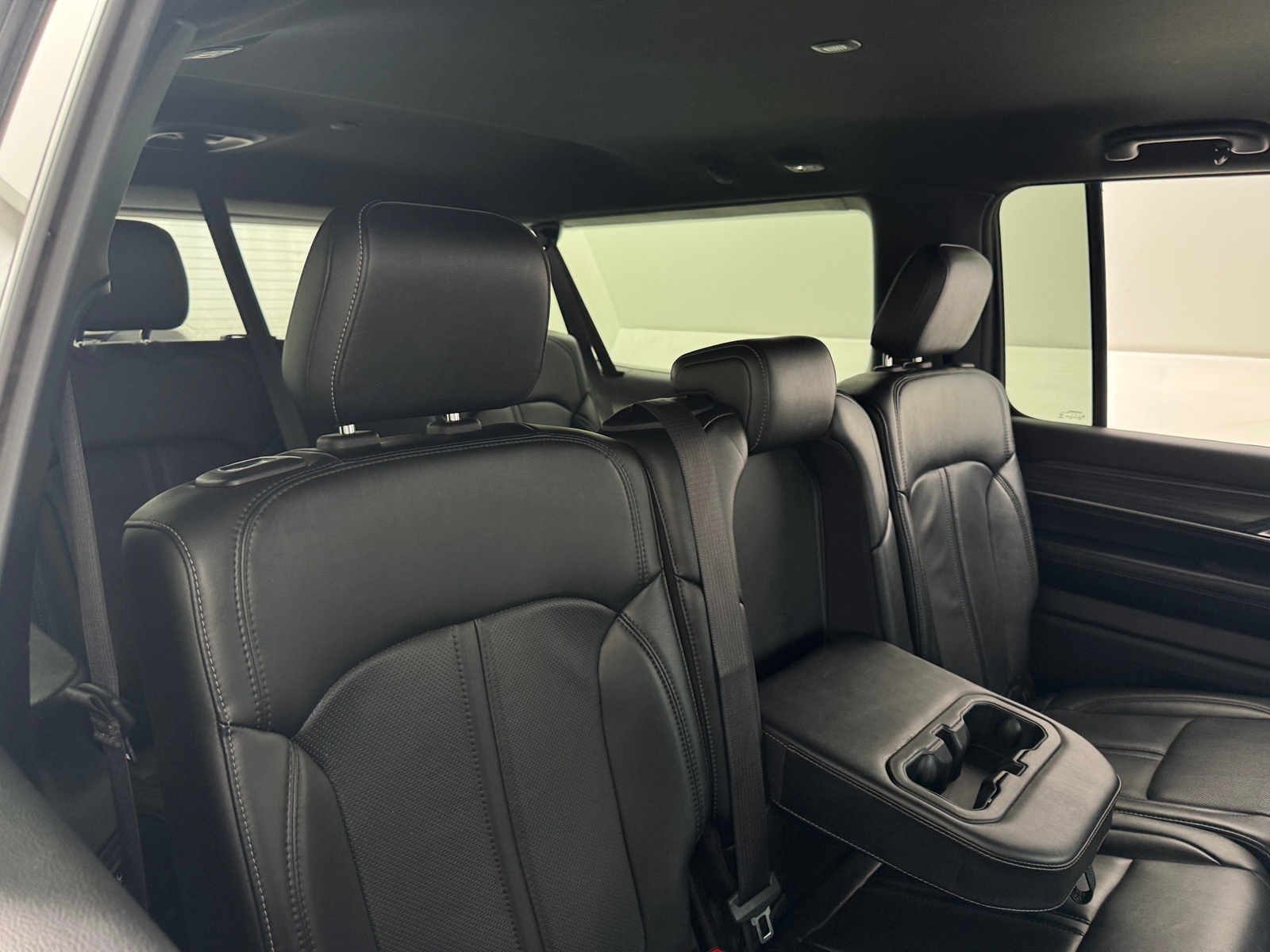 Thumbnail: 2024 Jeep Wagoneer - 5