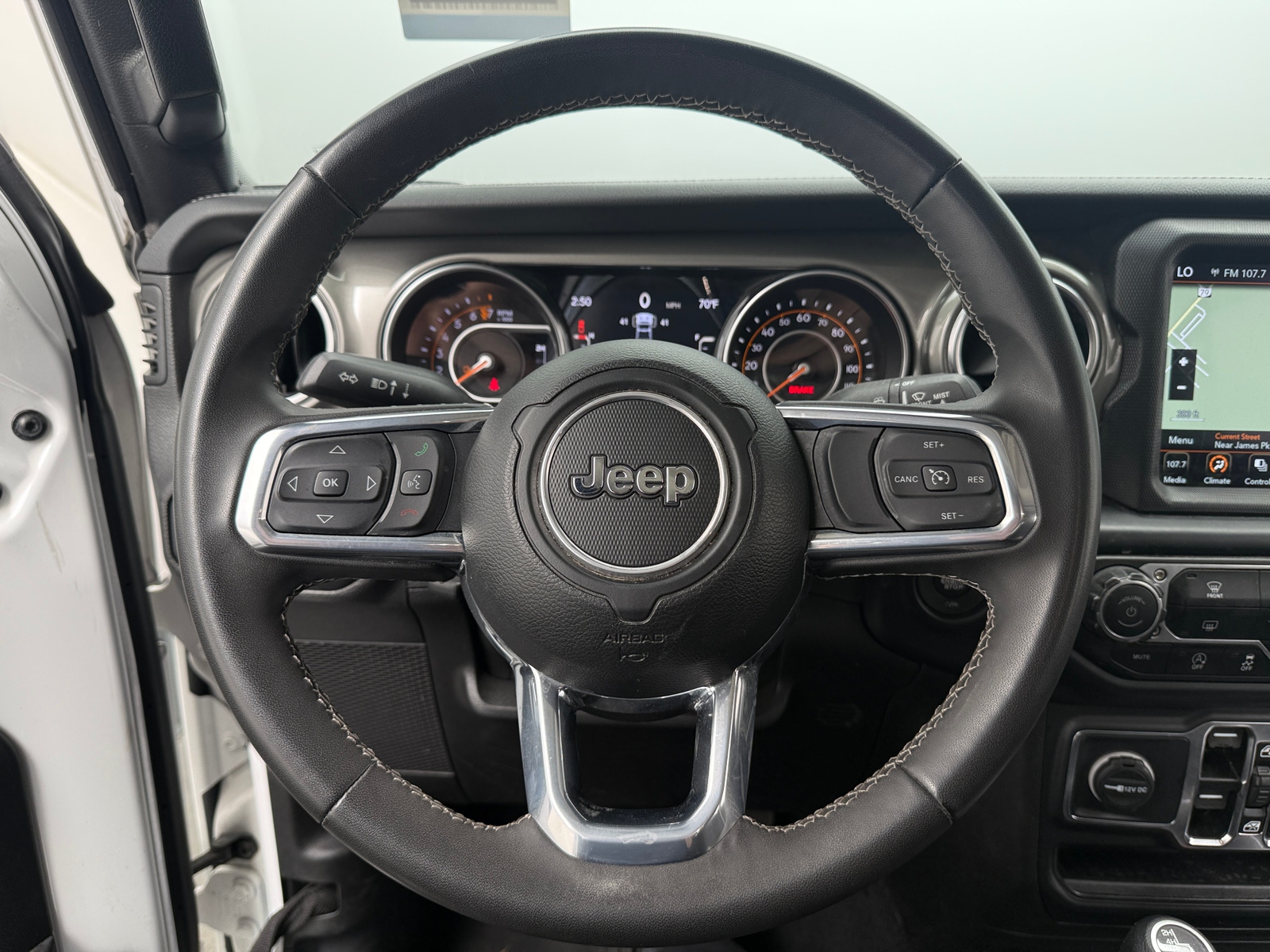 Thumbnail: 2023 Jeep Gladiator - 5