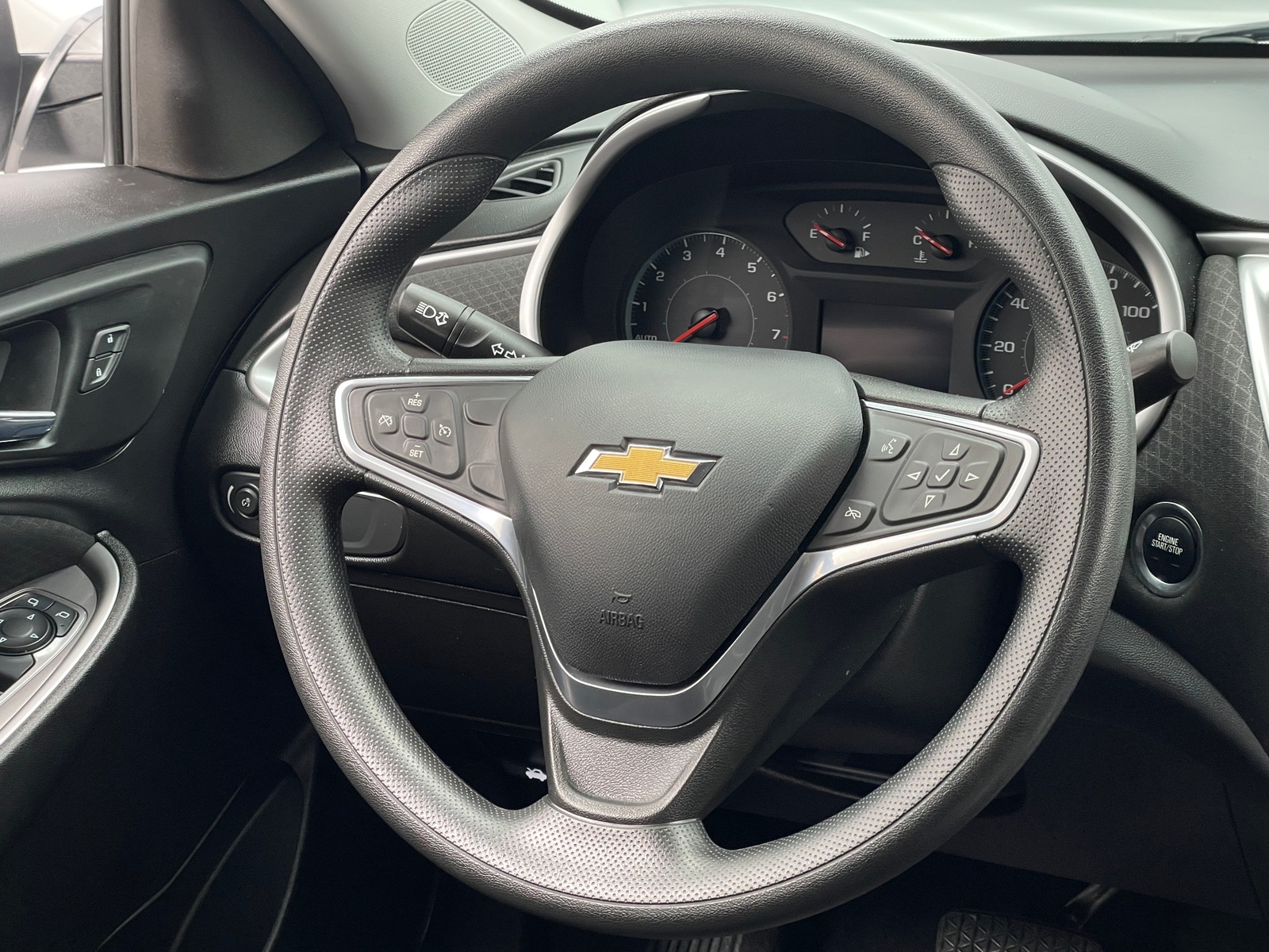 Thumbnail: 2022 Chevrolet Malibu - 5