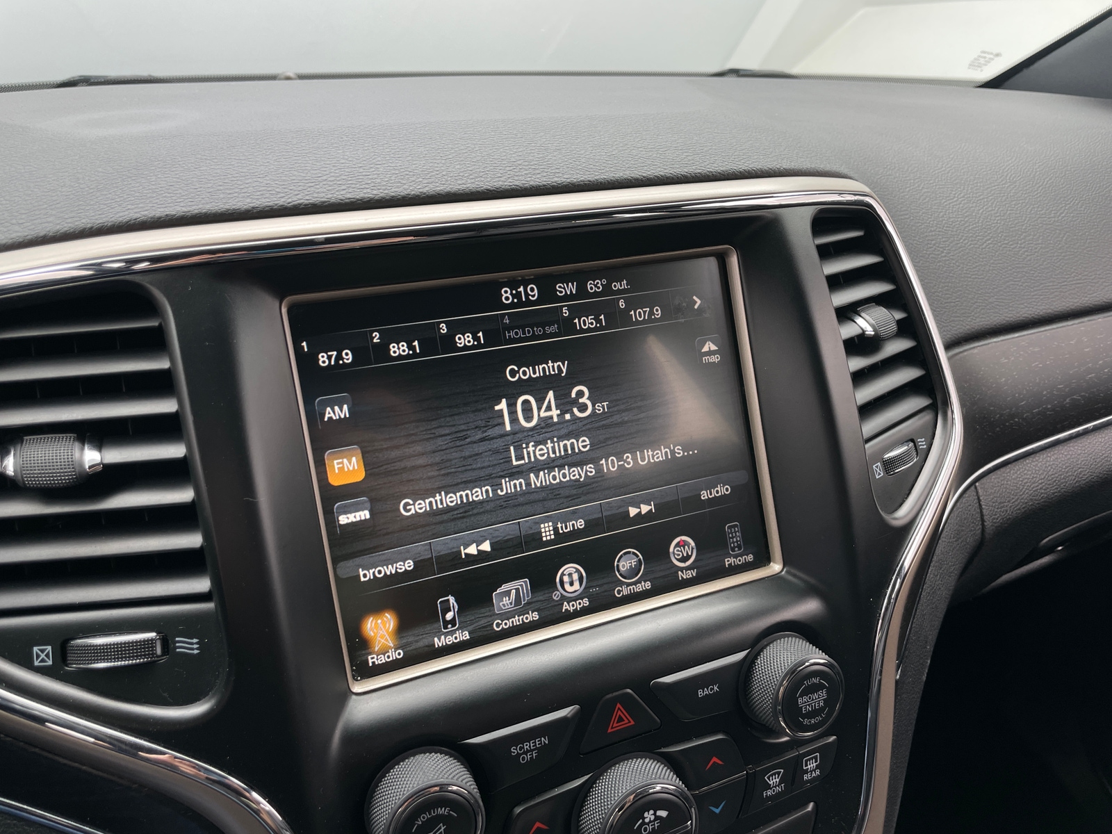 Thumbnail: 2015 Jeep Grand Cherokee - 3